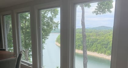 Oasis at the Lake with Stunning View of Lake Cumberland, Woodson Bend Resort.