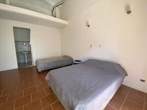 2 bedrooms, internet, bed sheets