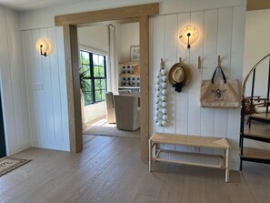 Interior - Don Pedro Island: Canal w. dock and 5-Min to Beach (Englewood)