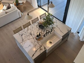 Dining - Don Pedro Island: Canal w. dock and 5-Min to Beach (Englewood)