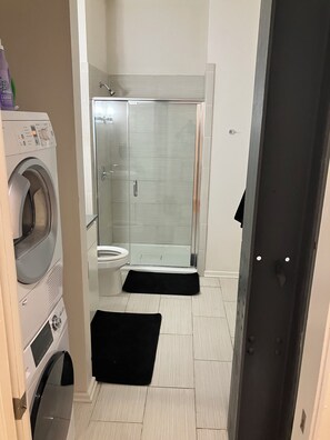 Towels, soap, toilet paper - Luxury Loft Downtown Little Rock (Little Rock)