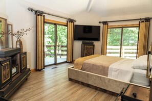 5 bedrooms, iron/ironing board, WiFi, bed sheets