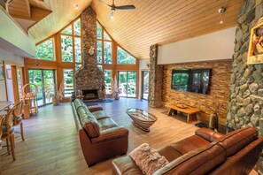 TV, fireplace - Luxury Modern Cabin - Your Dream Retreat (Ashland)