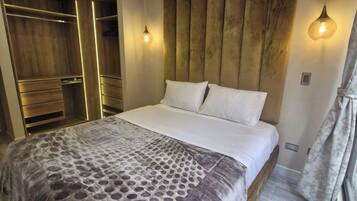 Luxury Apartment | Iron/ironing board, free WiFi