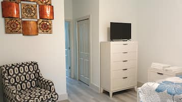 4 bedrooms, iron/ironing board, travel crib, free WiFi