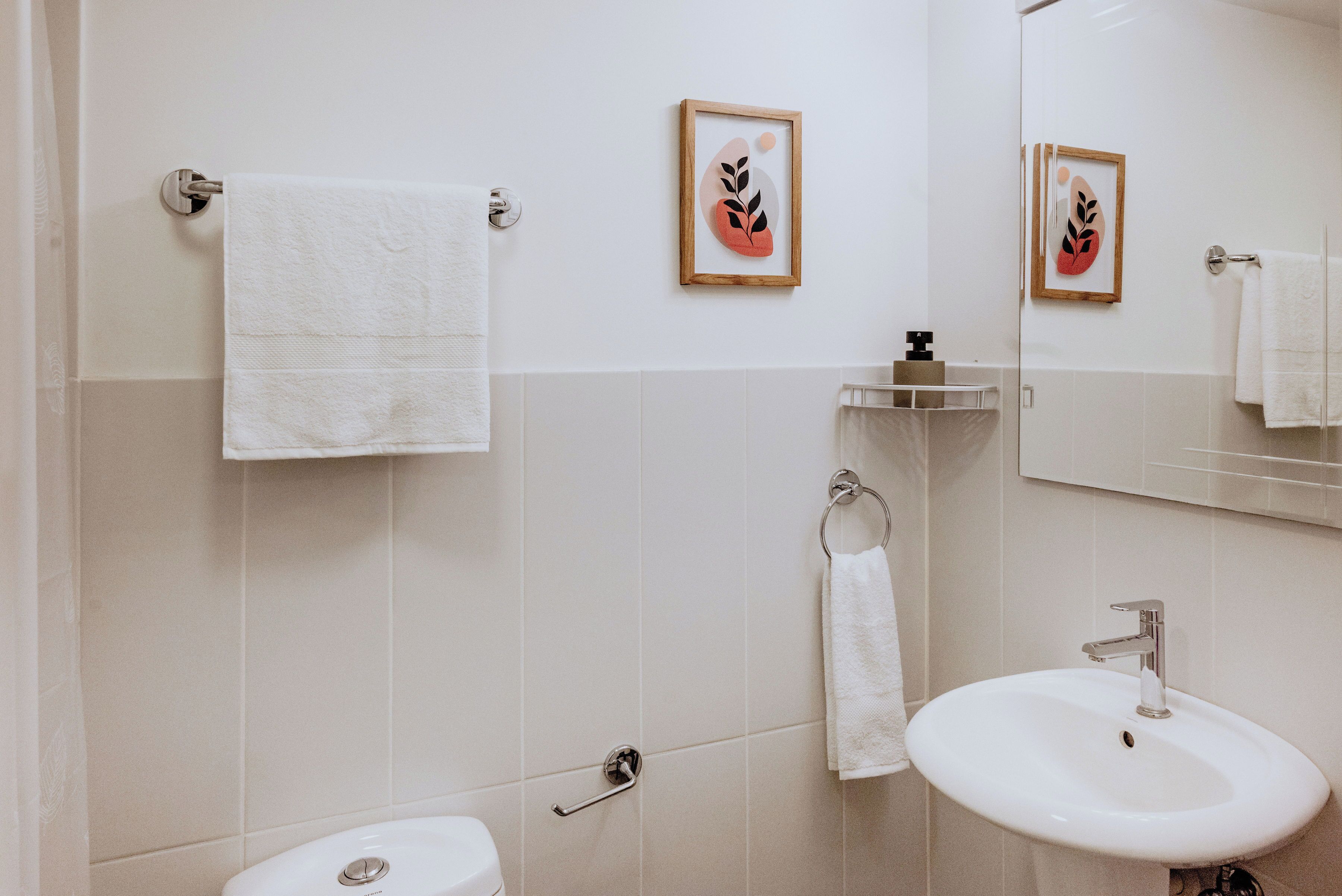 Handdukar, tvål och toalettpapper