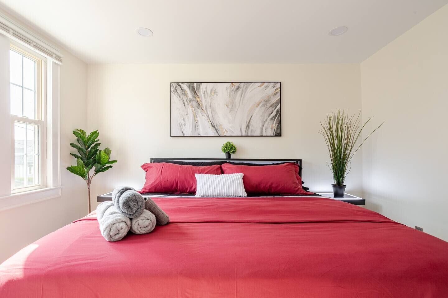4 Schlafzimmer, Schreibtisch, Bügeleisen/Bügelbrett, Reisekinderbett