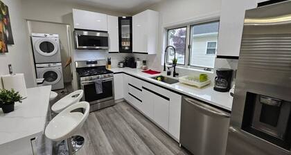 Spacious 4-bedroom house in charming Hicksville with AC