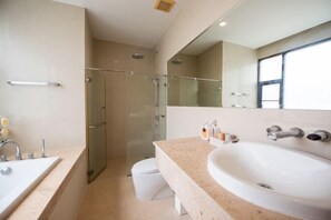 Bathroom - Lake Paradise Villa Khaoyai LB3 (Pak Chong)