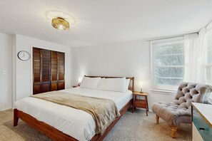 2 bedrooms, iron/ironing board, Internet, bed sheets