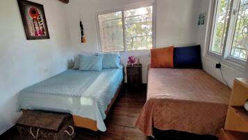 1 chambre, fer et planche à repasser, Wi-Fi gratuit, draps fournis