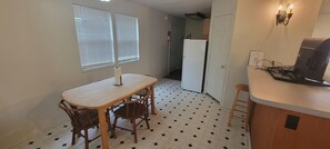 Dining - Captain's Cabins - A cozy cabin with a lakefront view! (West Tawakoni)