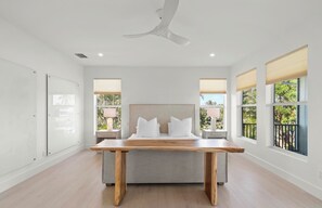 4 bedrooms, iron/ironing board, Internet, bed sheets - Modern luxury house with ensuite bedrooms, deepwater canal access, and pool. (Sanibel)