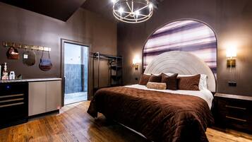 1 bedroom, desk, iron/ironing board, travel crib