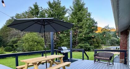 Autumn in the Smokies! Central Waterfront Base Camp -Game Rm, Fire Pit, Grill