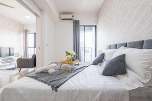 Unclassified image, 5 of 30, button - Cozy Oasis near Ikea TRX Mall King Size Bed 100mb (Kuala Lumpur)