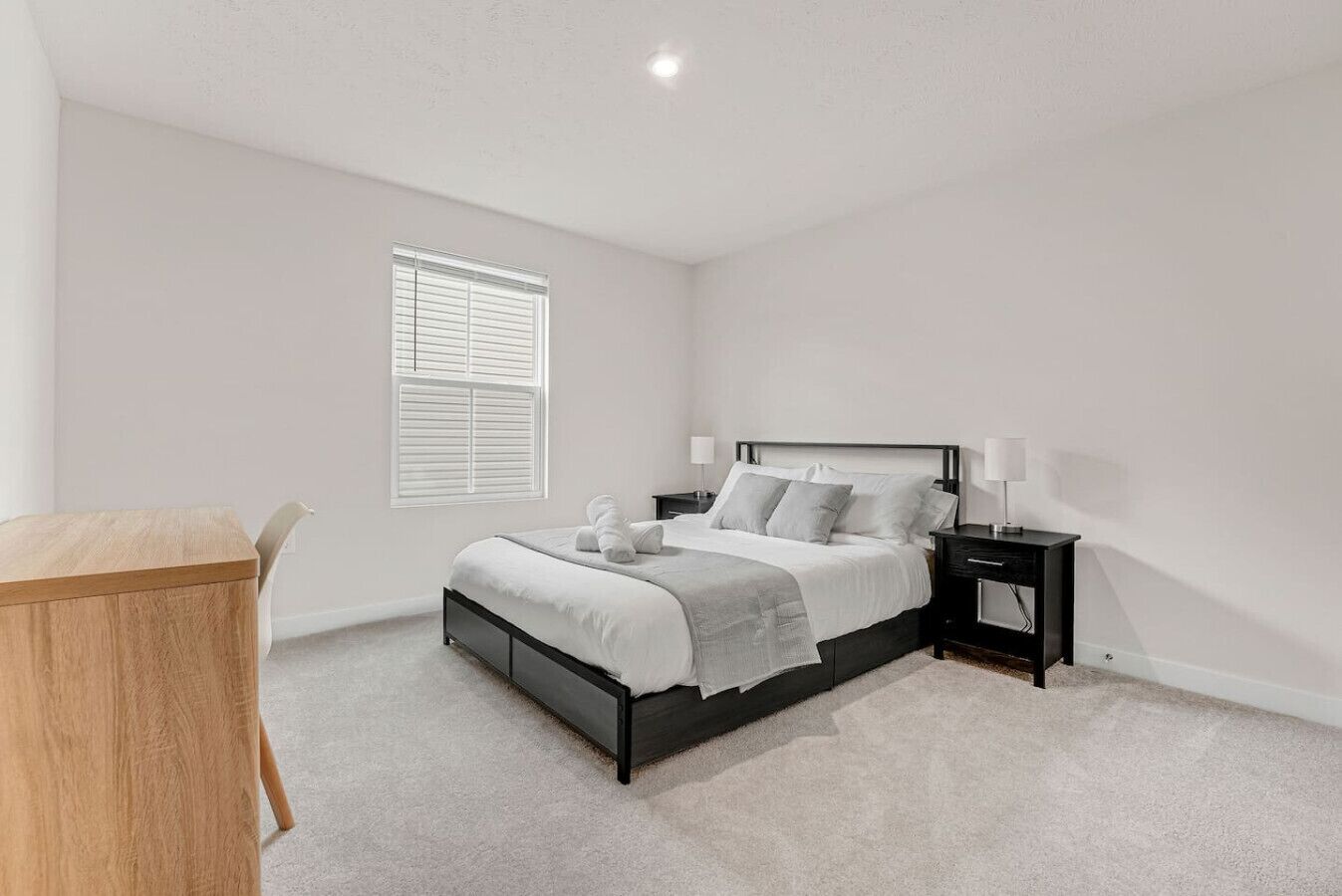 3 Schlafzimmer, Schreibtisch, Bügeleisen/Bügelbrett, WLAN