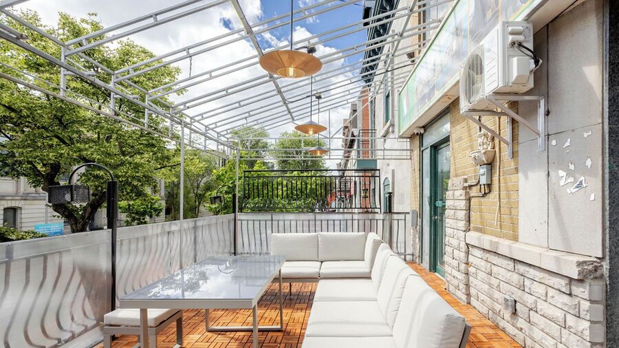 Theatre Hotel by Lodgo