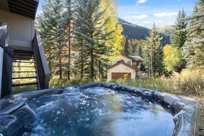 Outdoor spa tub - East Vail Alpine Escape (Vail)