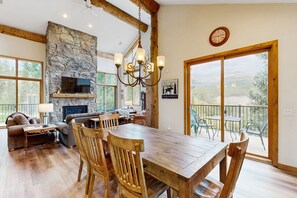 TV, fireplace, DVD player, table tennis - Mountain getaway with private hot tub, ping pong table, and dog-friendly (Blue River)