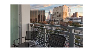 Property grounds - Chic Studio Deluxe Hotel Suite in the Heart of Austin (Austin)