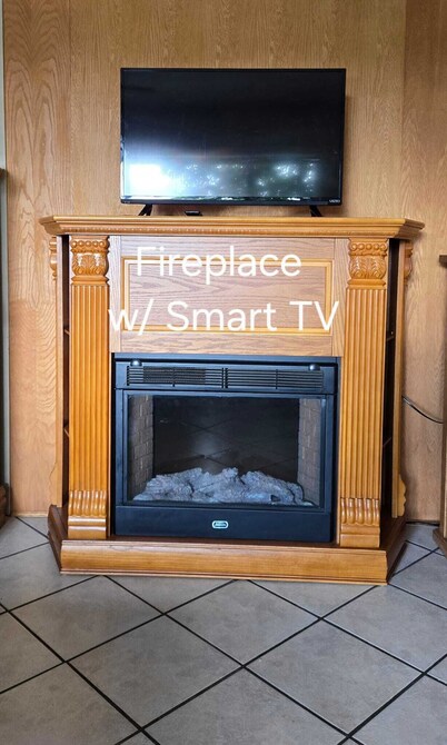 Pastries & Pillows: Private Self Check-In Suite