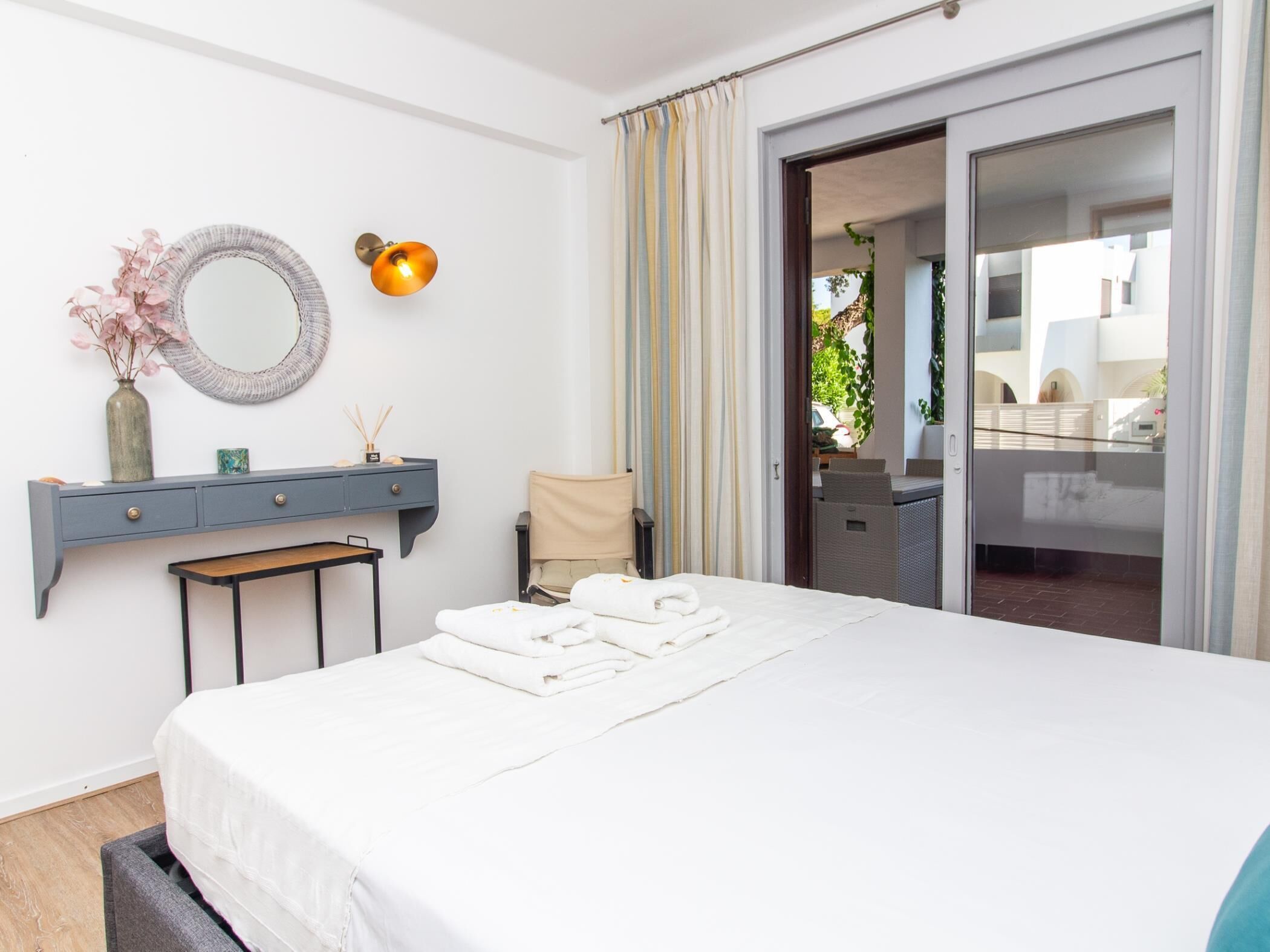 2 bedrooms, iron/ironing board, Internet, bed sheets