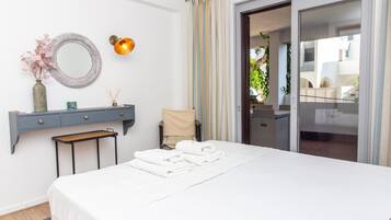 2 bedrooms, iron/ironing board, Internet, bed sheets