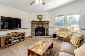 TV, fireplace
