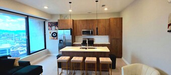 Luxurious 2 Bedroom High-Rise living.