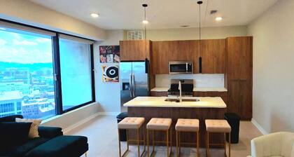 Luxurious 2 Bedroom High-Rise living.