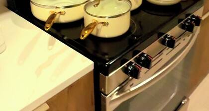 Luxurious 2 Bedroom High-Rise living.