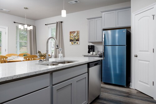 4-bedroom house in superb Independence with AC