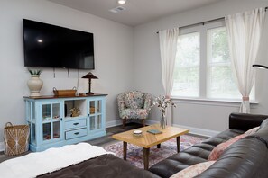 Smart TV, books, stereo