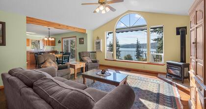 Dog-Friendly Lakeview Home w/ Canoes & Game Room