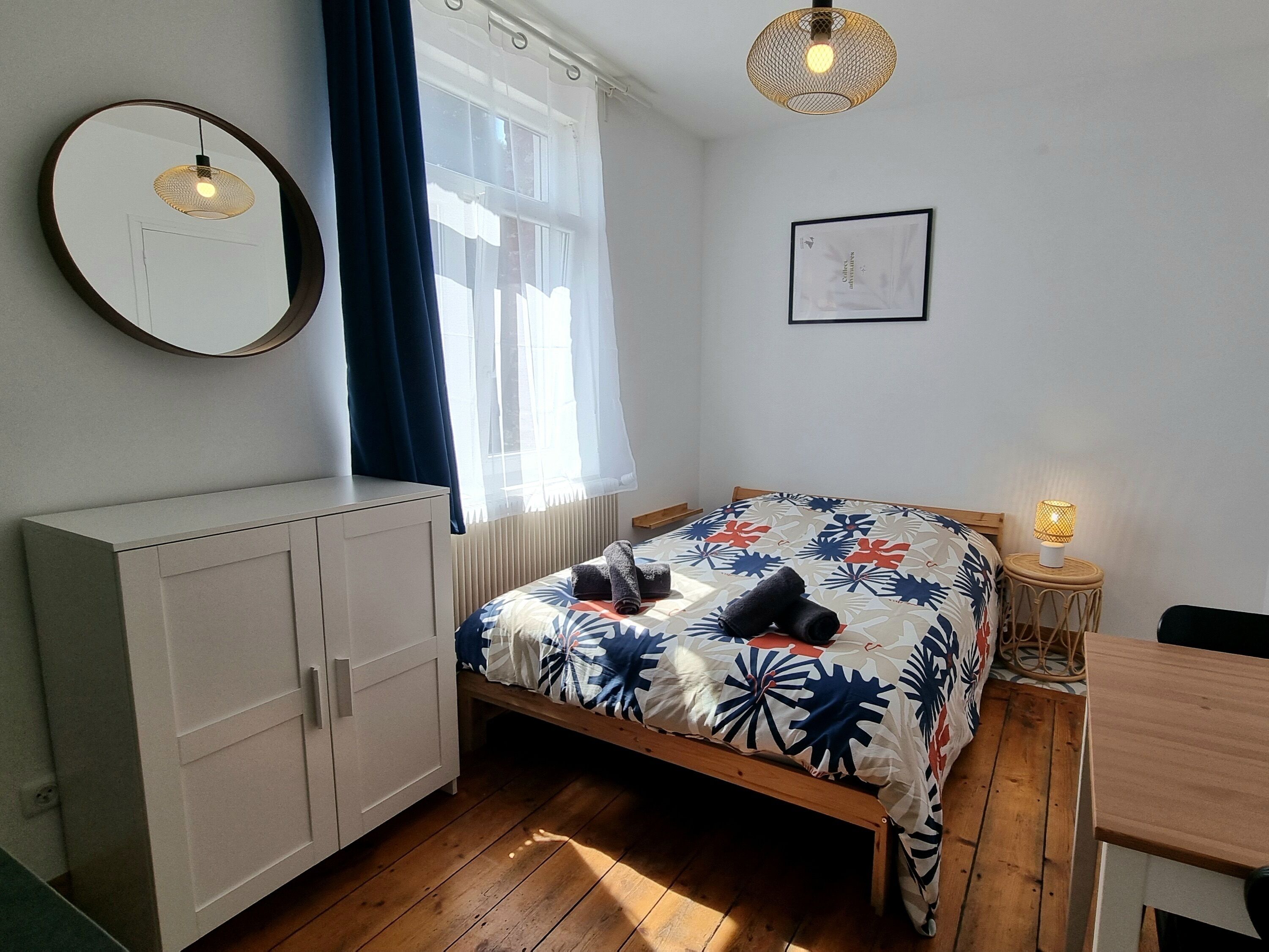 1 chambre, fer et planche à repasser, accès Internet, draps fournis