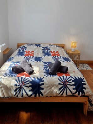 1 bedroom, iron/ironing board, Internet, bed sheets