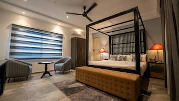 Deluxe Double Room, 1 King Bed | Minibar, desk, iron/ironing board, free WiFi