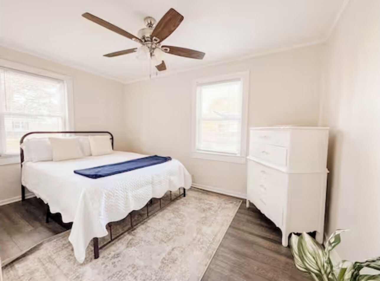 2 bedrooms, iron/ironing board, WiFi (free), bed sheets