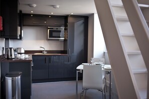 Apartment, 1 Bedroom, Non Smoking, City View | Private kitchen - Student Only Dean Clarke Lofts (Exeter)