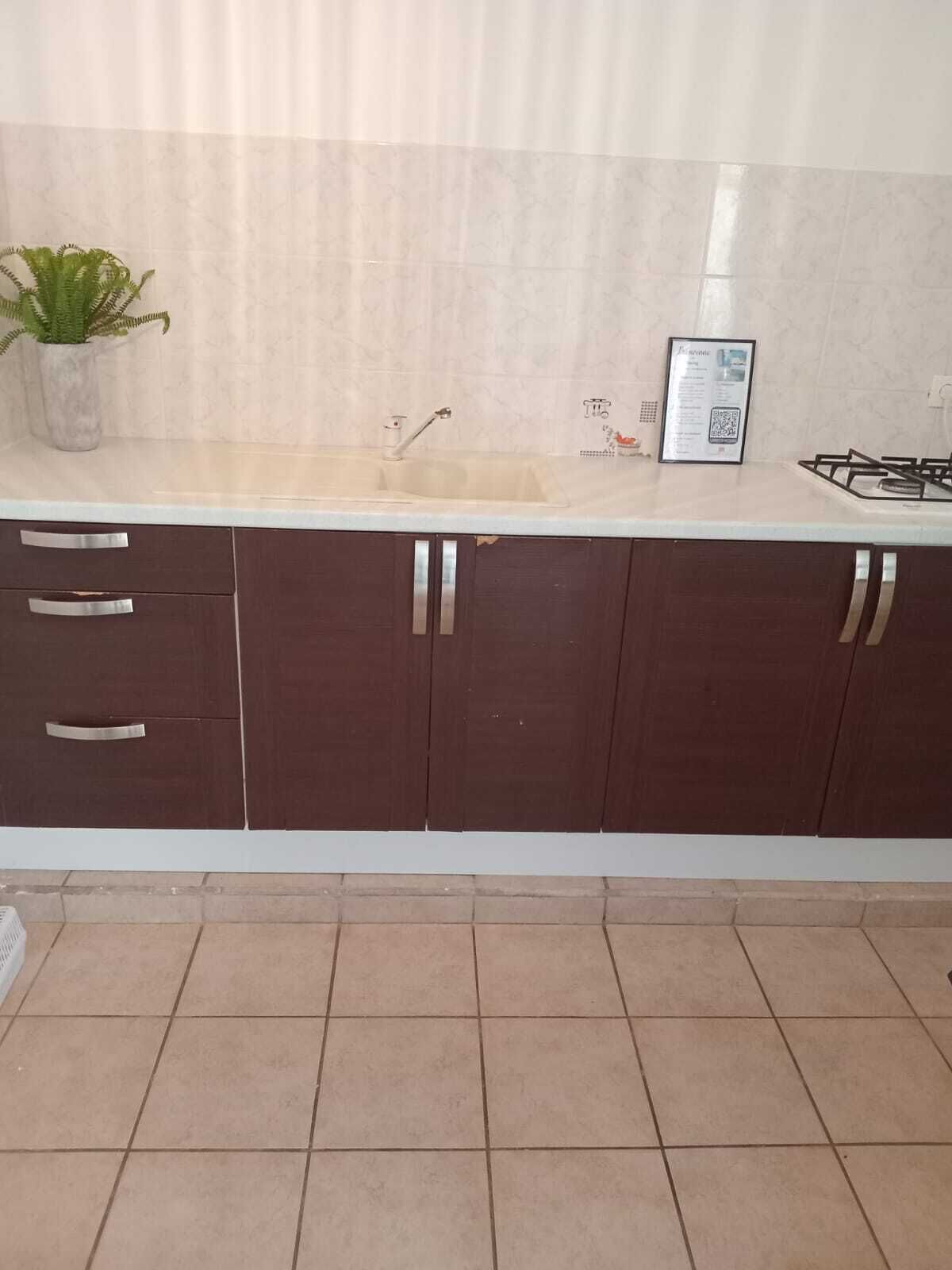 Serviettes fournies, papier toilette