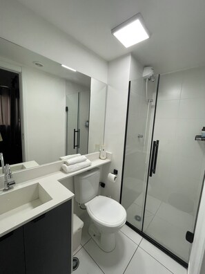 مناشف، صابون، ورق حمّام