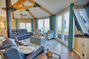 Living area - "Sunflower House" - Private Gulf Front Beach House (Englewood)