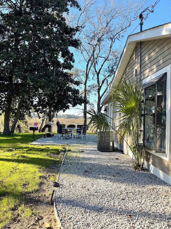 Terrace/patio - Turning Tide Cottage - Sleeps 4! (Beaufort)