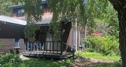 Terrific 3-bedroom unit in charming Leverett with AC