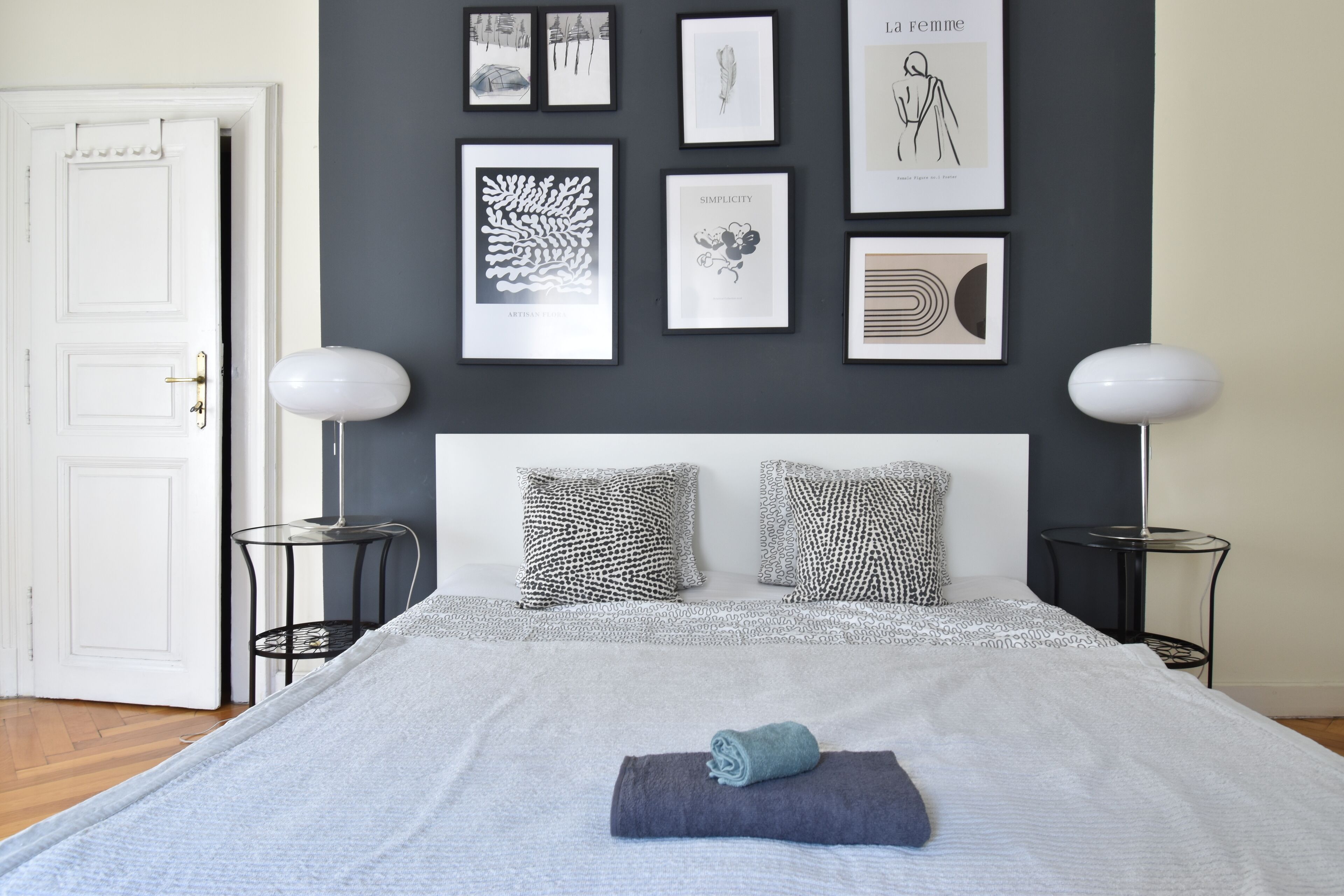 2 bedrooms, bed sheets