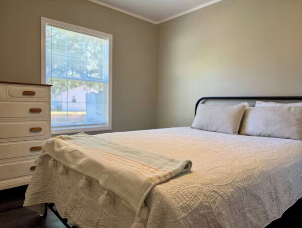 3 habitaciones, tabla de planchar con plancha y wifi gratis 