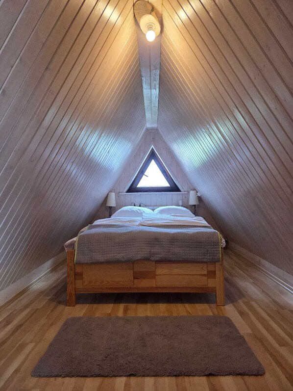 2 soverom, strykejern/-brett, wi-fi og sengetøy