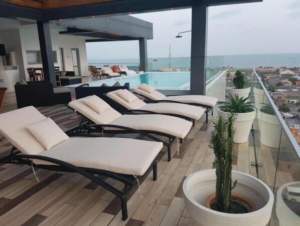 Pool - Suncity Hotel Apartment Enjoyable 1-bedroom apt (Accra)