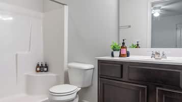 Combined shower/tub, free toiletries, towels, soap